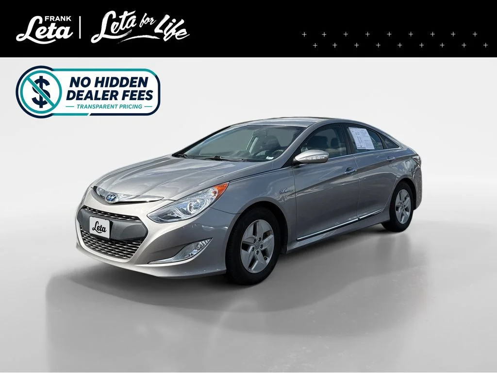 Used 2012 Hyper Silver Metallic Hyundai Base image 1