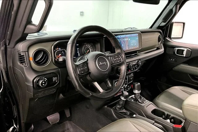 Used 2024 Black Clearcoat Jeep Mojave image 16