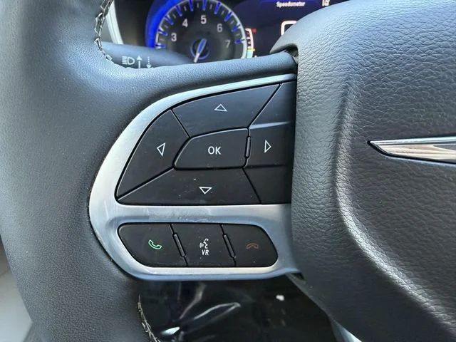 Used 2024 White Chrysler Touring L image 17