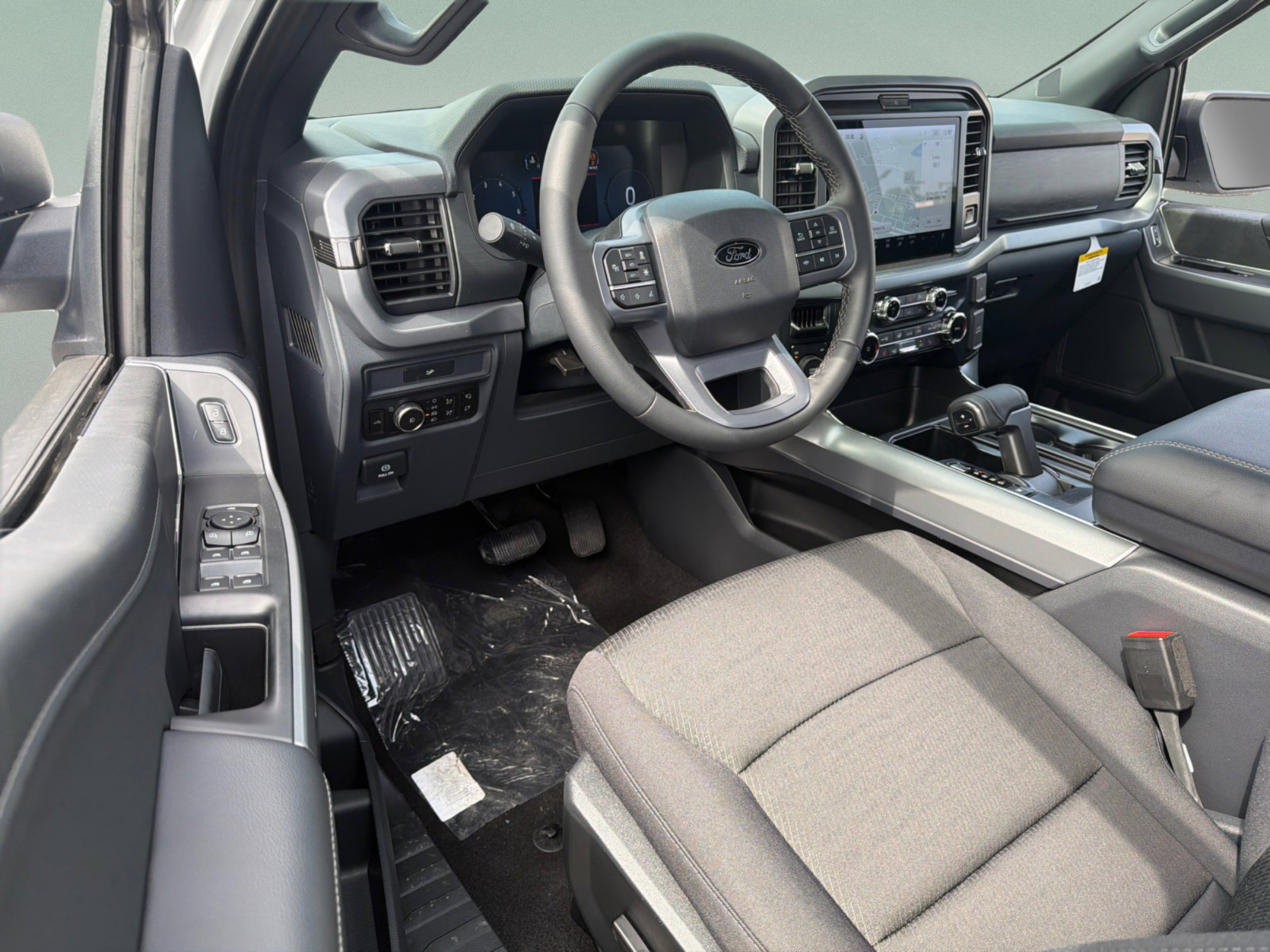 New 2026 Oxford White Ford XLT image 17