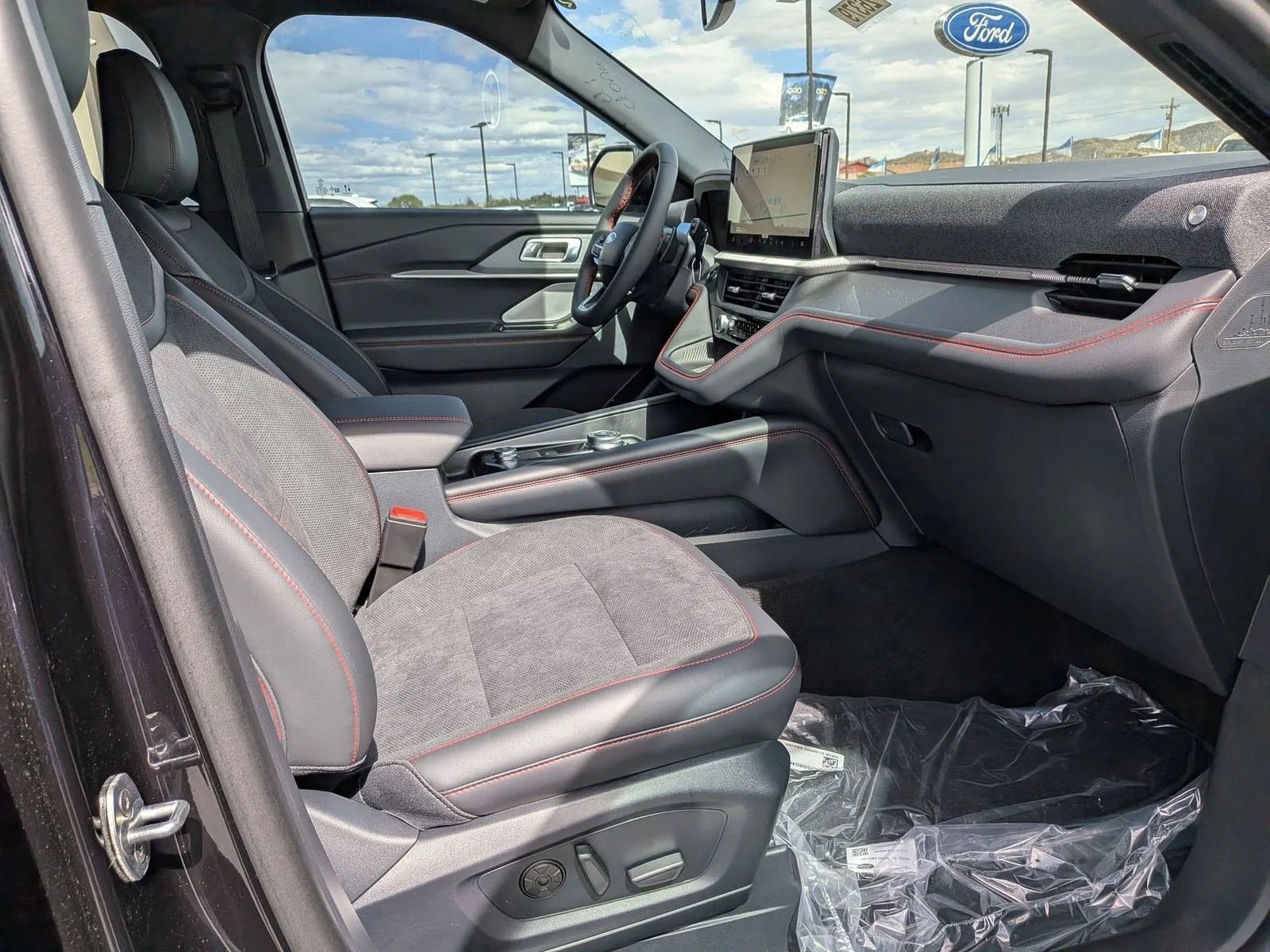New 2026 Agate Black Metallic Ford ST image 30