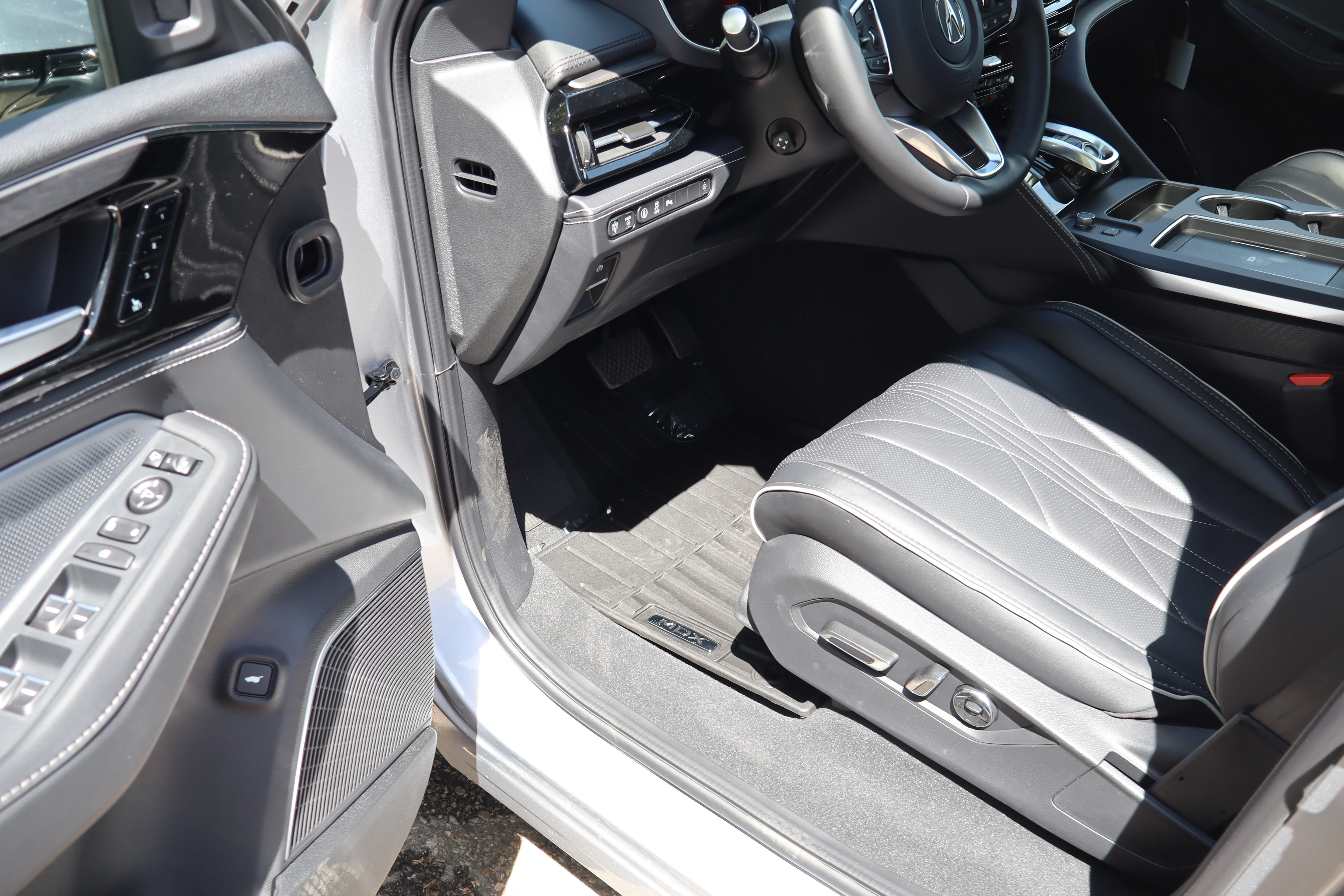 New 2026 Solar Silver Metallic Acura w/Advance Package image 21