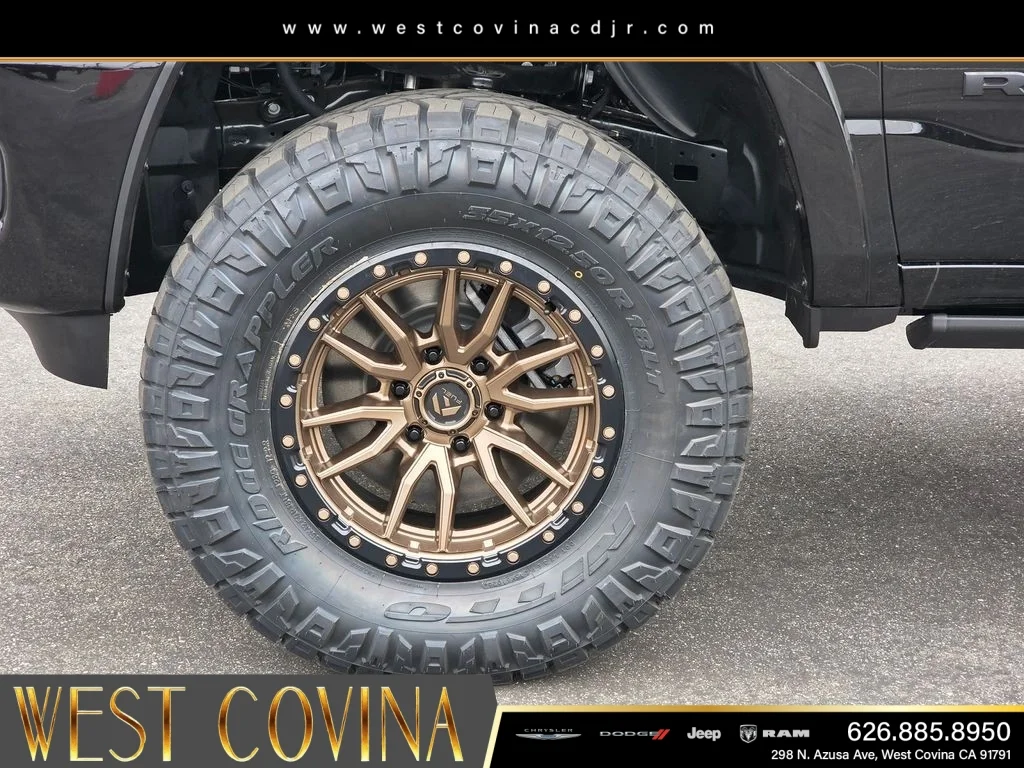 New 2026 Diamond Black Crystal Pearl-Coat Exterior Paint RAM Laramie image 9
