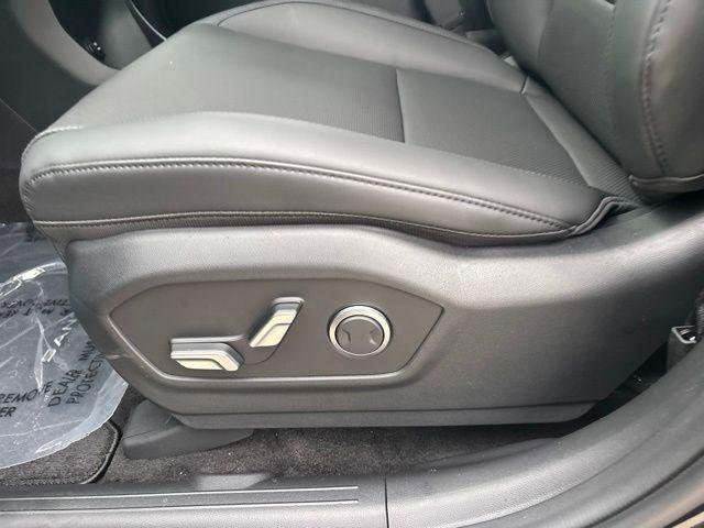 New 2026 Phantom Black Hyundai SEL image 45