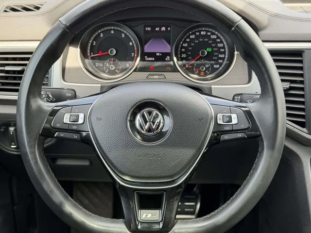 Used 2019 Pure White Volkswagen 3.6L V6 SE image 18