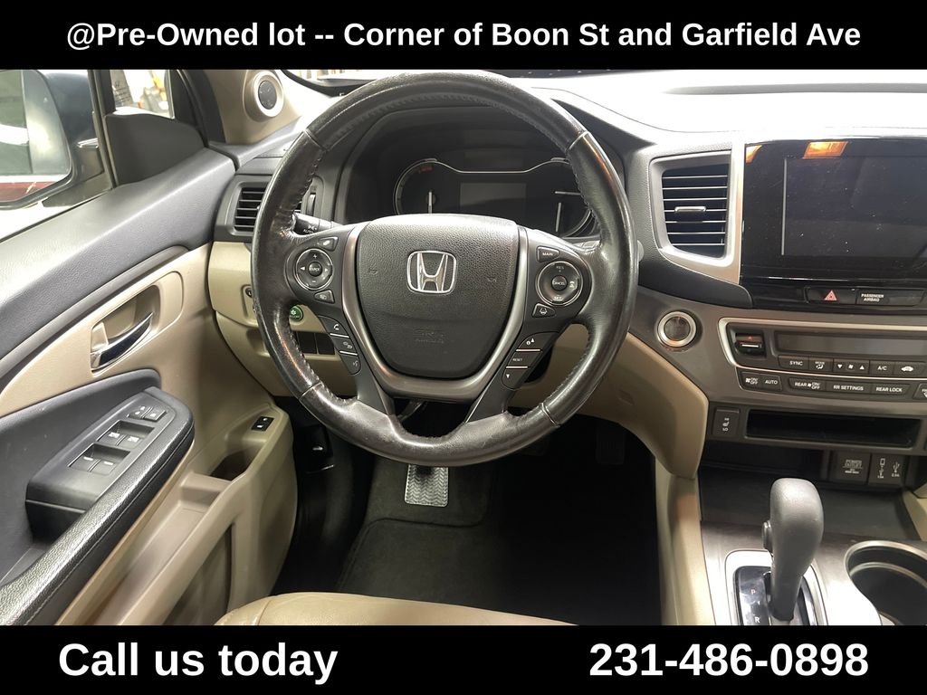 Used 2018 Red Honda EX-L image 16