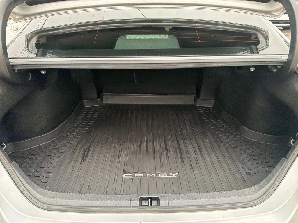 Used 2019 Silver Toyota LE image 25
