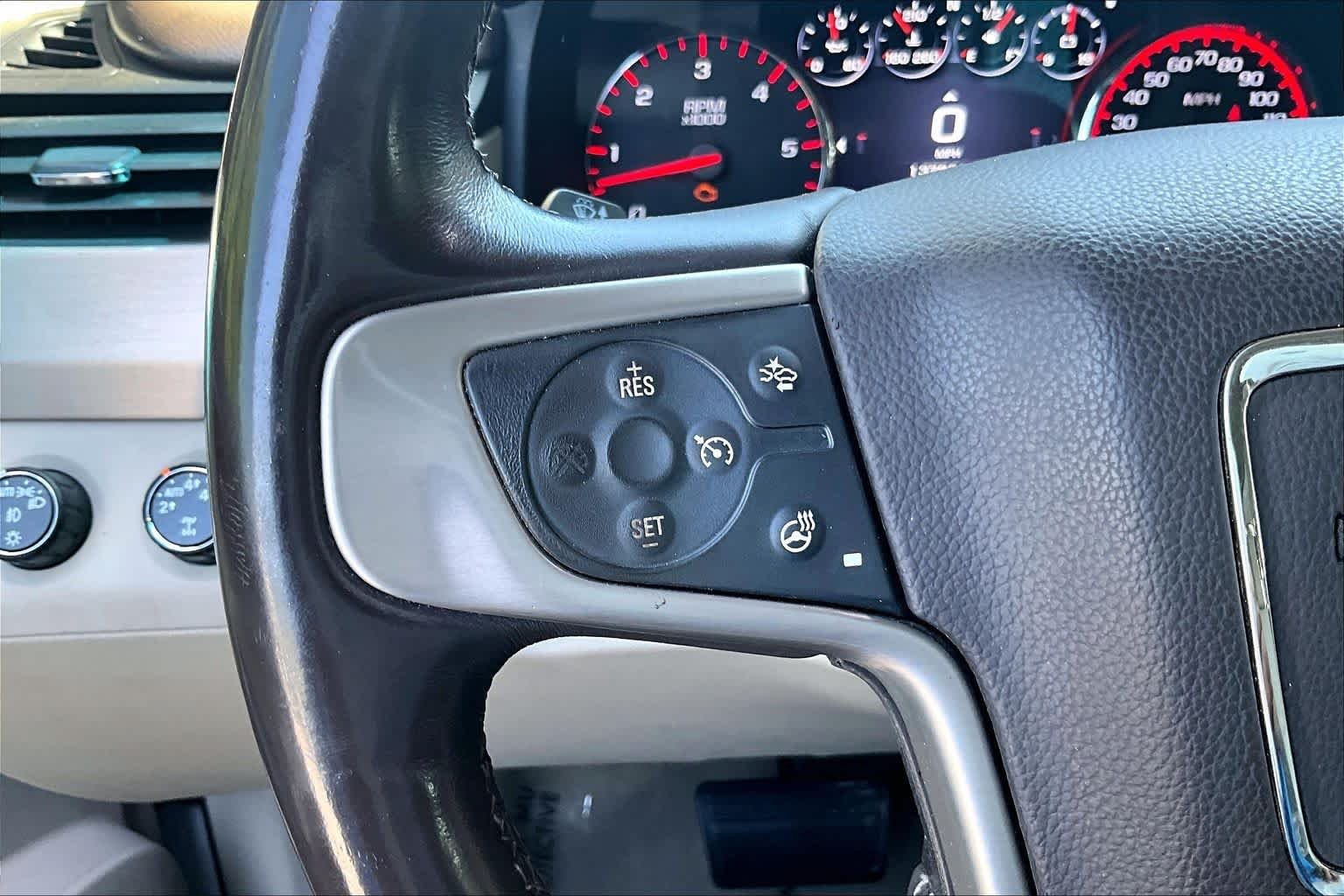 Used 2016 White Frost Tricoat GMC Denali image 24