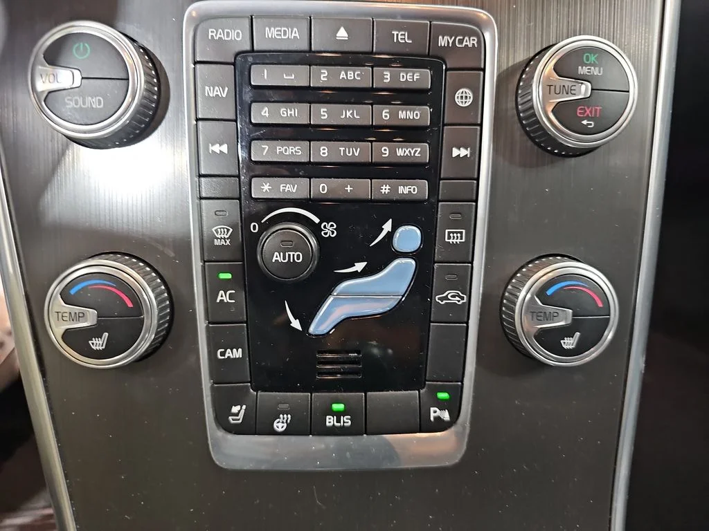 Used 2015 Silver Volvo T6 image 26
