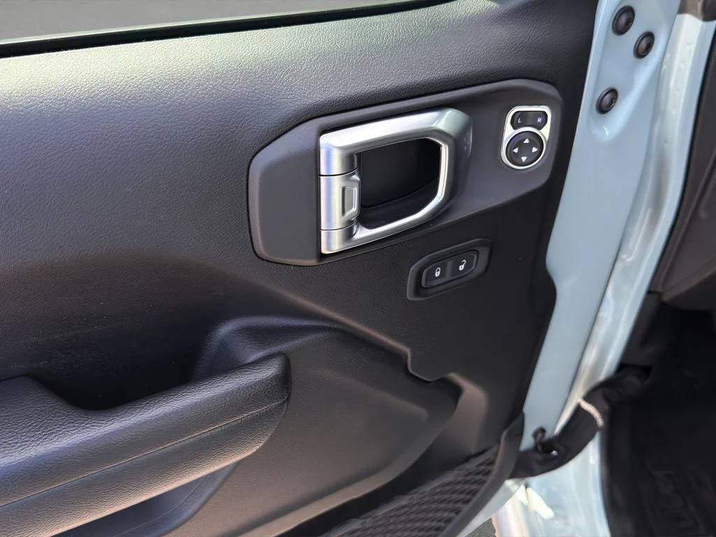 Used 2024 Gray Jeep Rubicon 4xe image 10