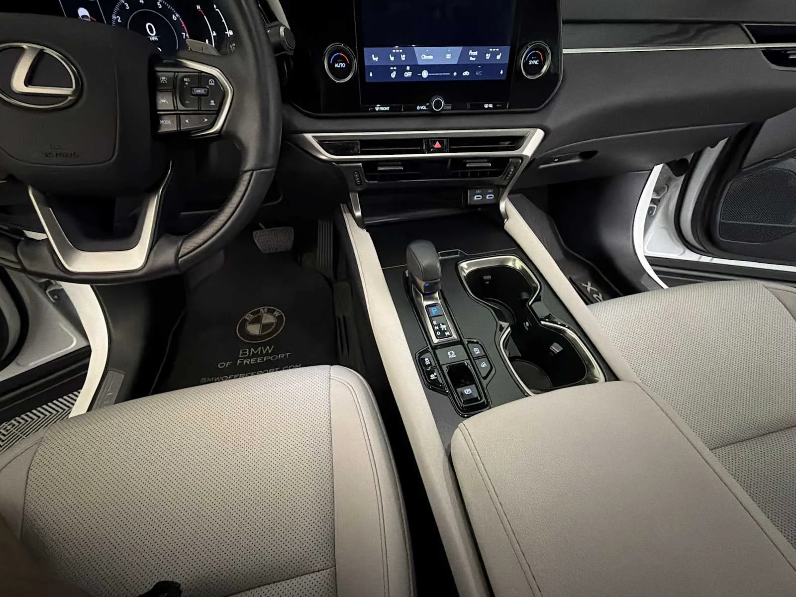 Used 2023 Eminent White Pearl Lexus Premium image 17