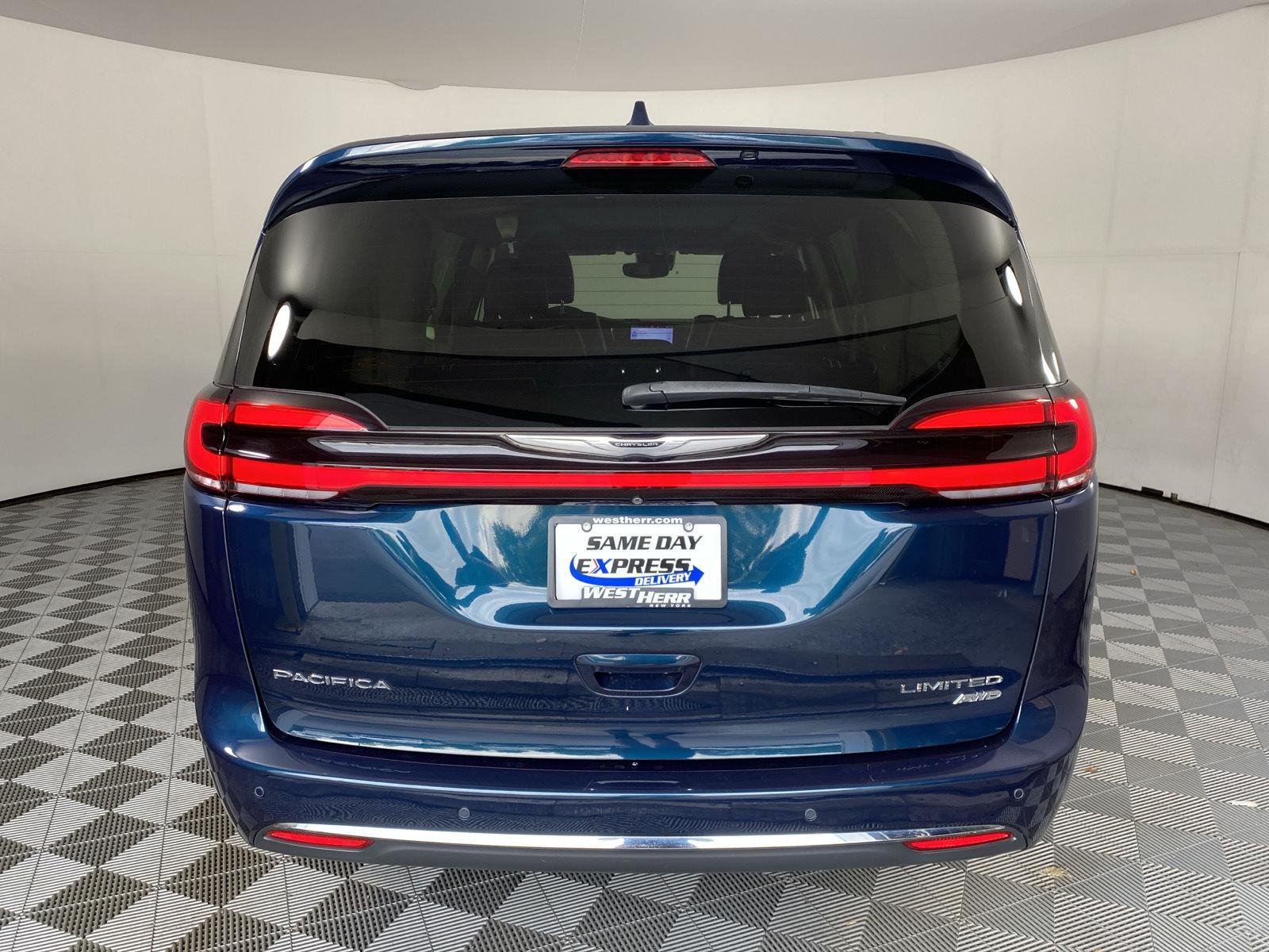 Used 2022 Fathom Blue Pearlcoat Chrysler Limited image 19