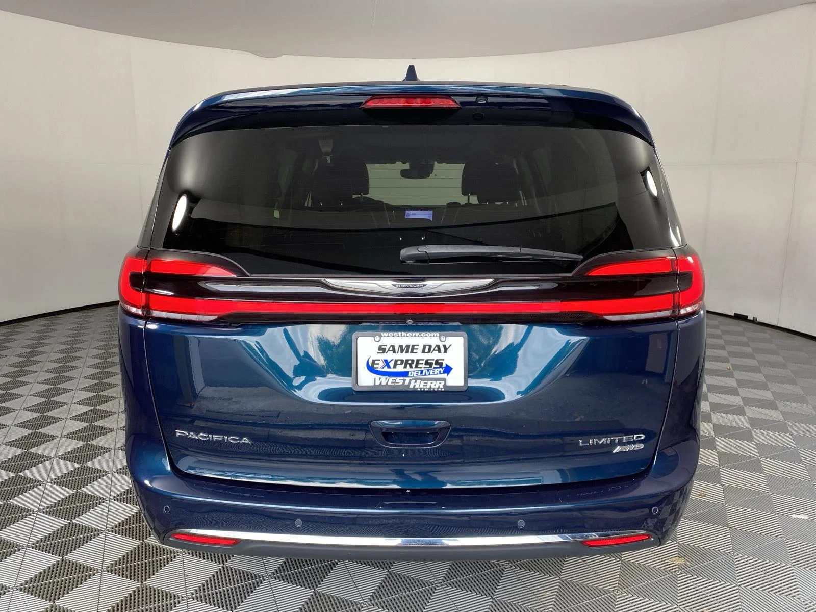 Used 2022 Fathom Blue Pearlcoat Chrysler Limited image 19