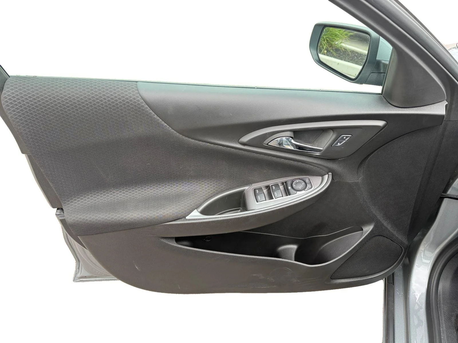 Used 2024 Sterling Grey Metallic Chevrolet 1LT image 9