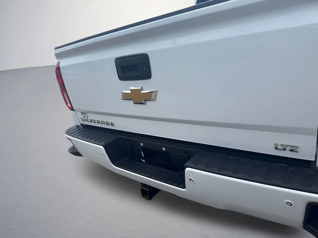 Used 2018 White Chevrolet LTZ image 32