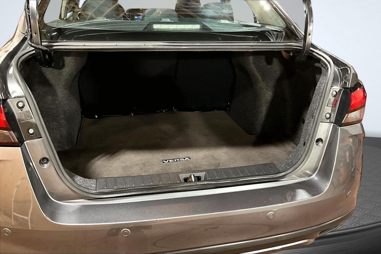 Used 2025 Gun Metallic Nissan SV image 5