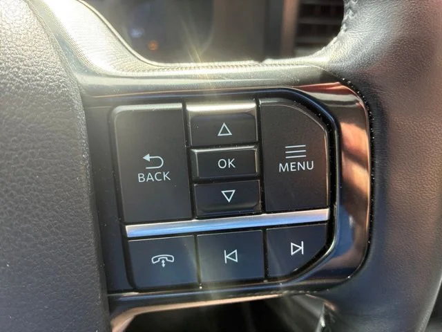 Used 2025 White Metallic Ford Platinum image 36