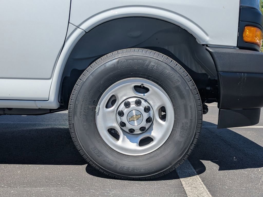 2025 Chevrolet Express Cargo Work Van - Photo 12