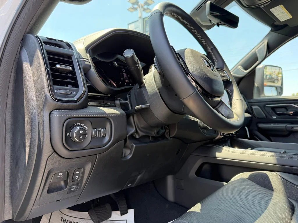 2025 RAM 1500 Limited - Photo 14