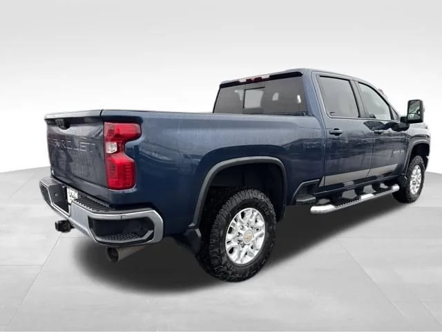 Used 2022 Northsky Blue Metallic Chevrolet LT image 6