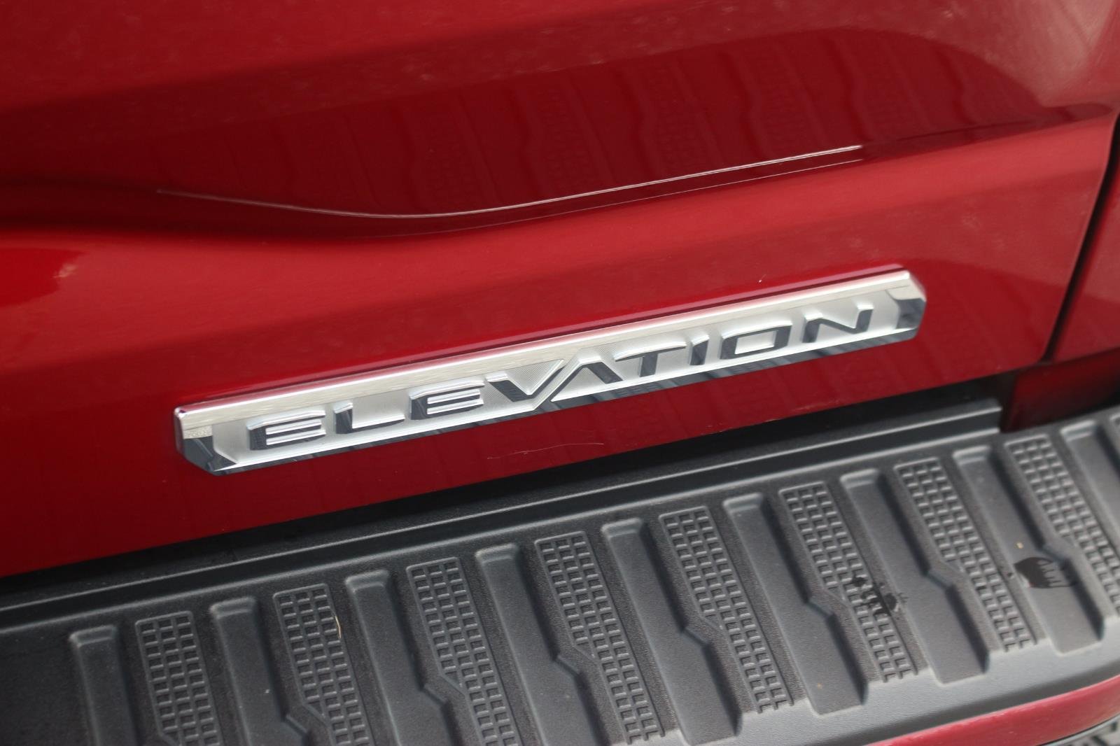 Used 2023 Volcanic Red Tintcoat GMC Elevation image 12