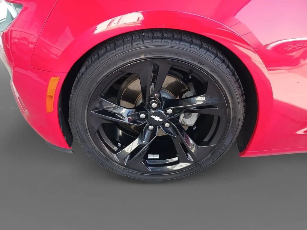 Used 2019 RED HOT Chevrolet 1LT image 15