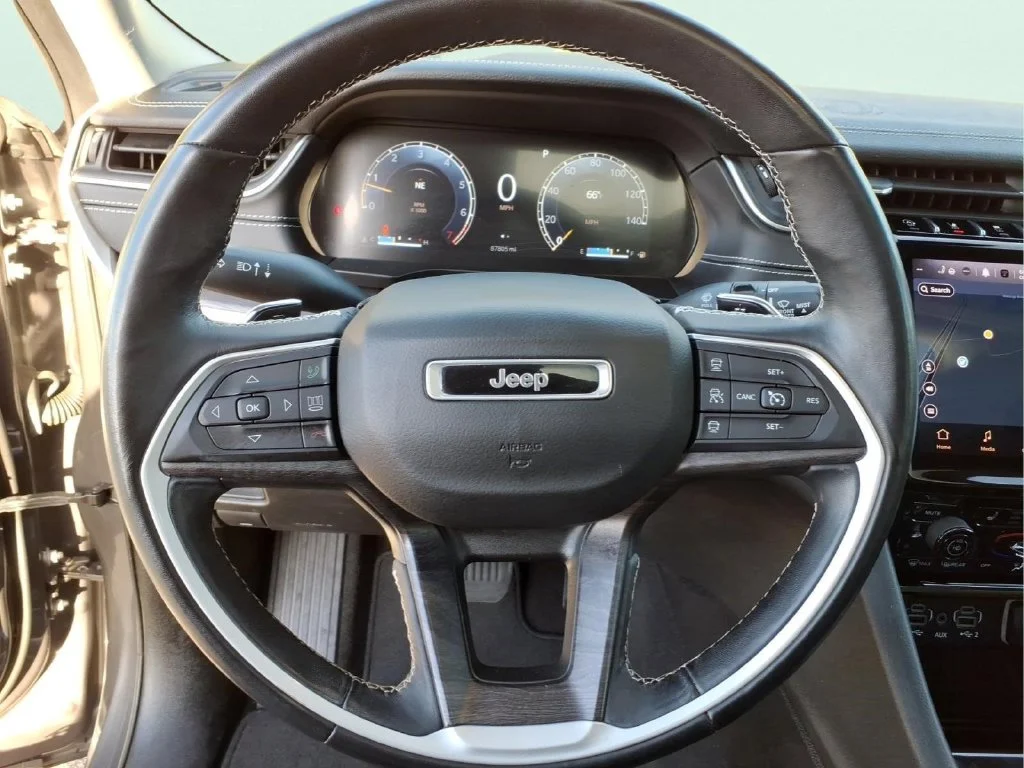 Used 2021 Gray Jeep Limited image 25