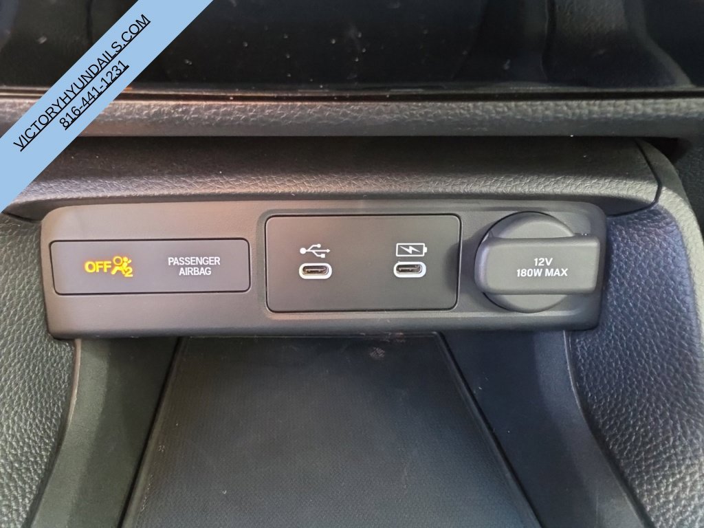 Used 2025  Honda Sport image 17