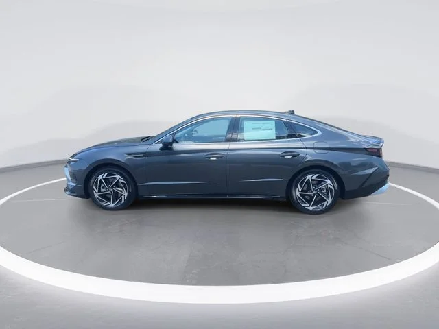 Used 2026 Gray Hyundai SEL Sport image 5