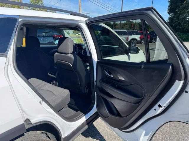 Used 2023 White GMC SLE image 14