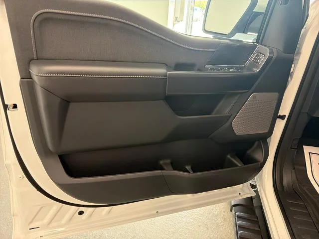 New 2026 Oxford White Ford Lariat® image 29