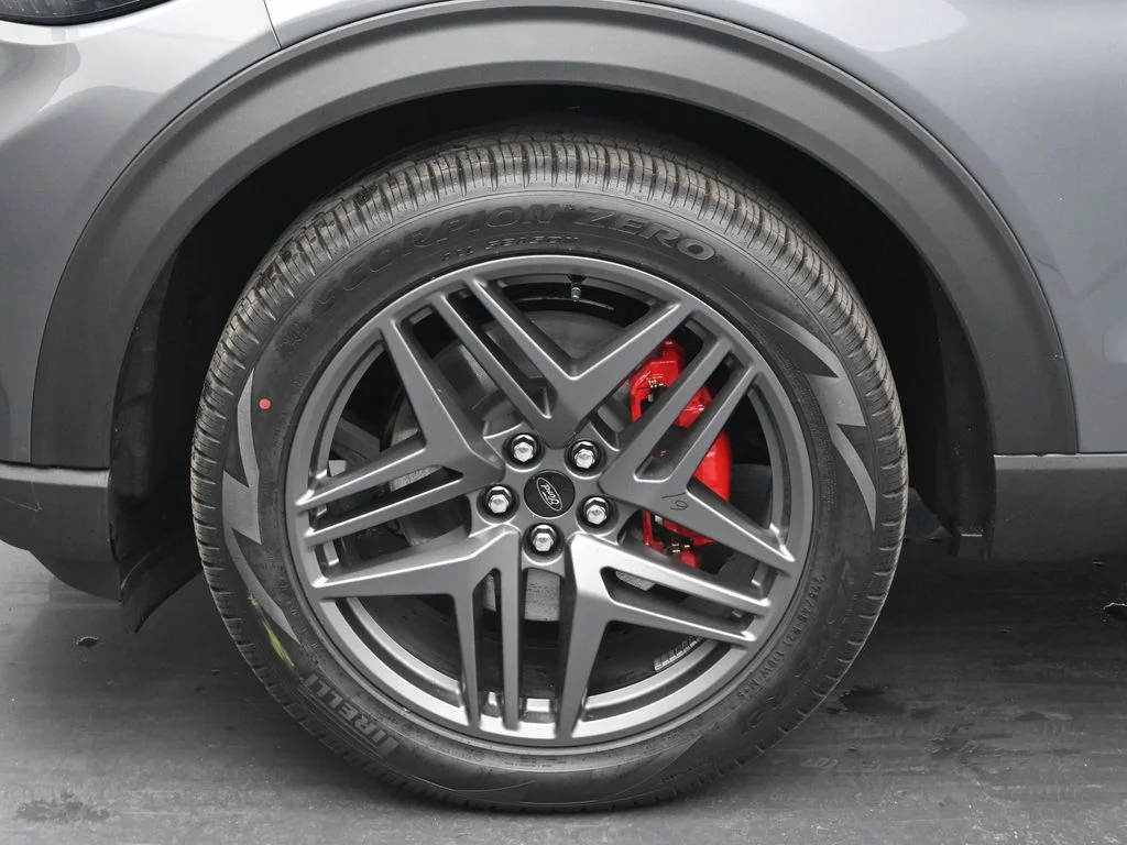 New 2026 Carbonized Gray Metallic Ford ST-Line image 28