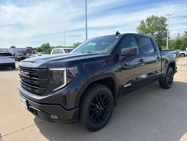 Used 2022 Titanium Rush Metallic GMC Elevation image 9