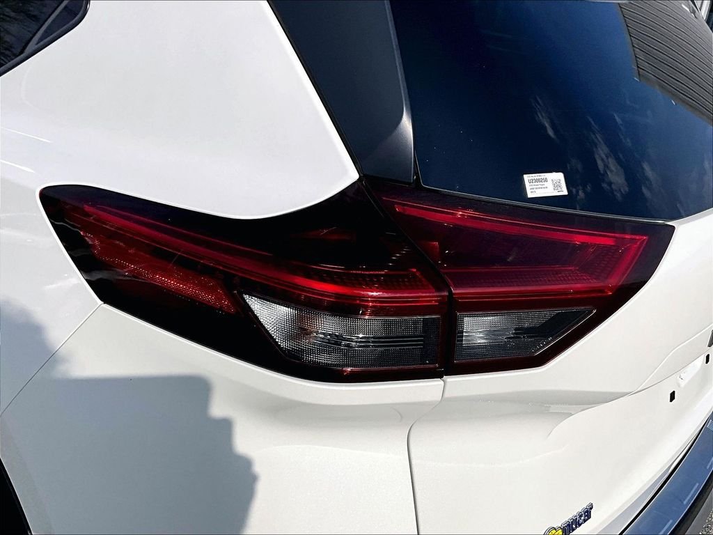 Used 2023 White Nissan SV image 33
