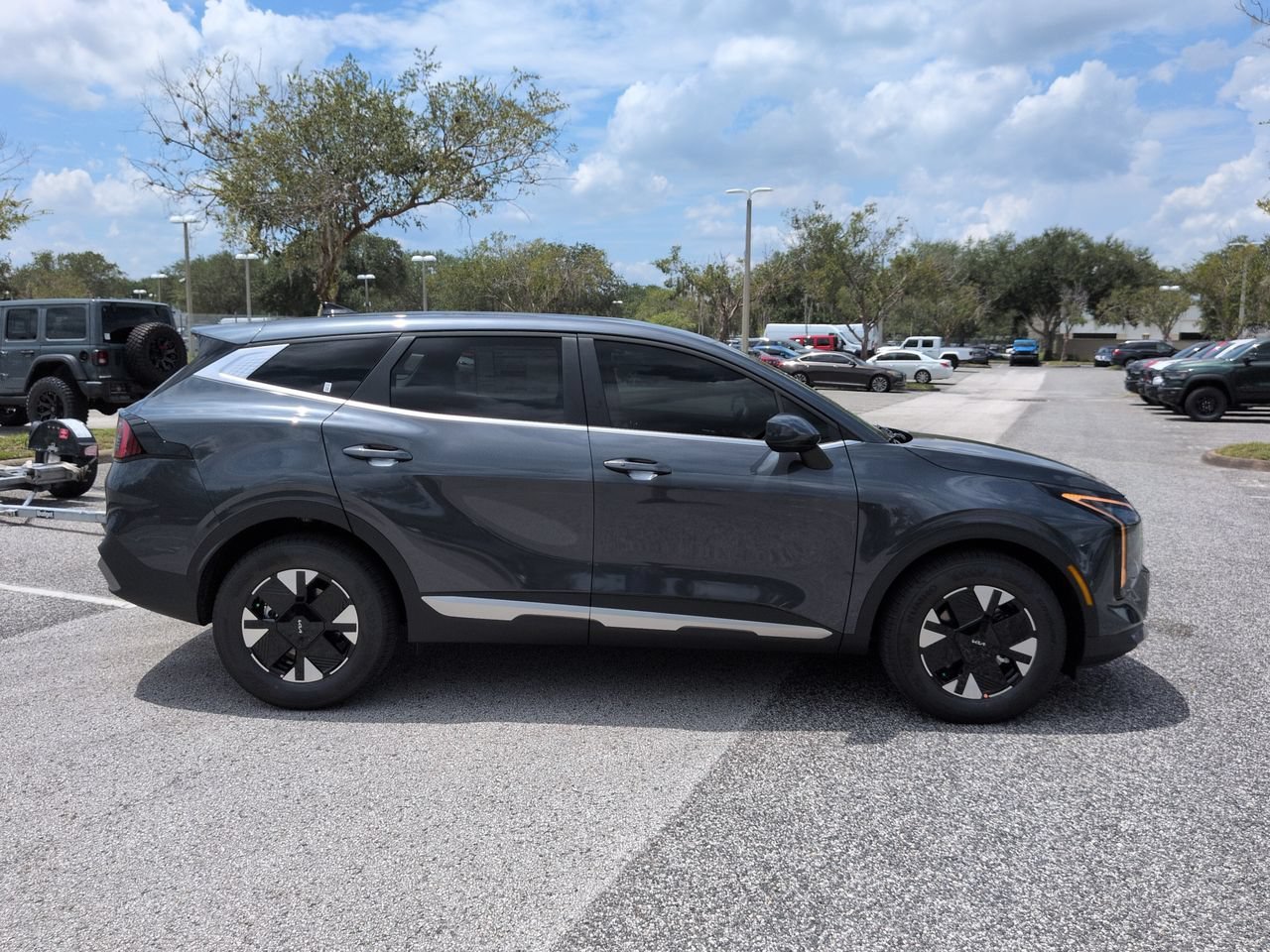 New 2027 Gravity Gray Kia LX image 4