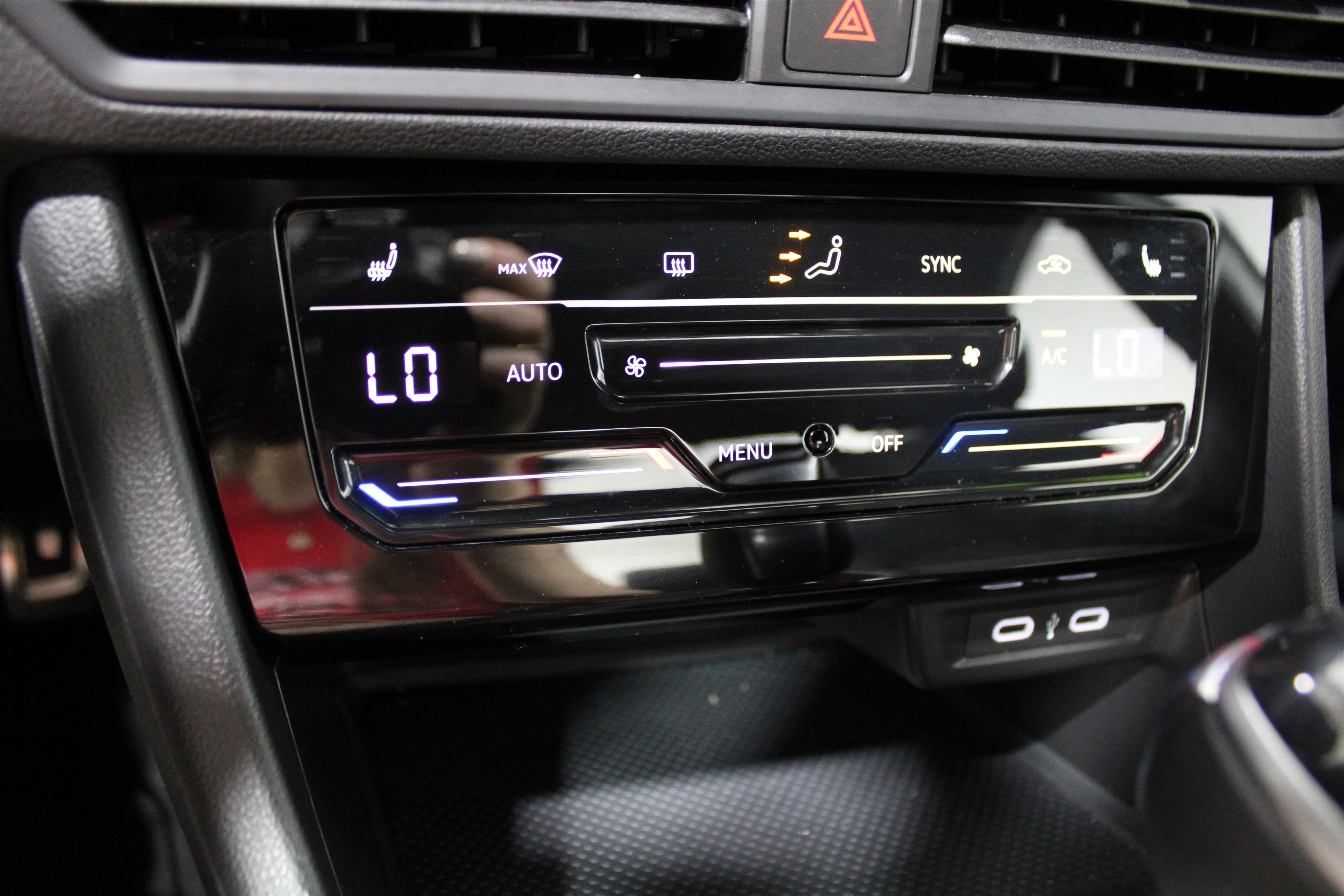 2025 Volkswagen Jetta Sport - Photo 16