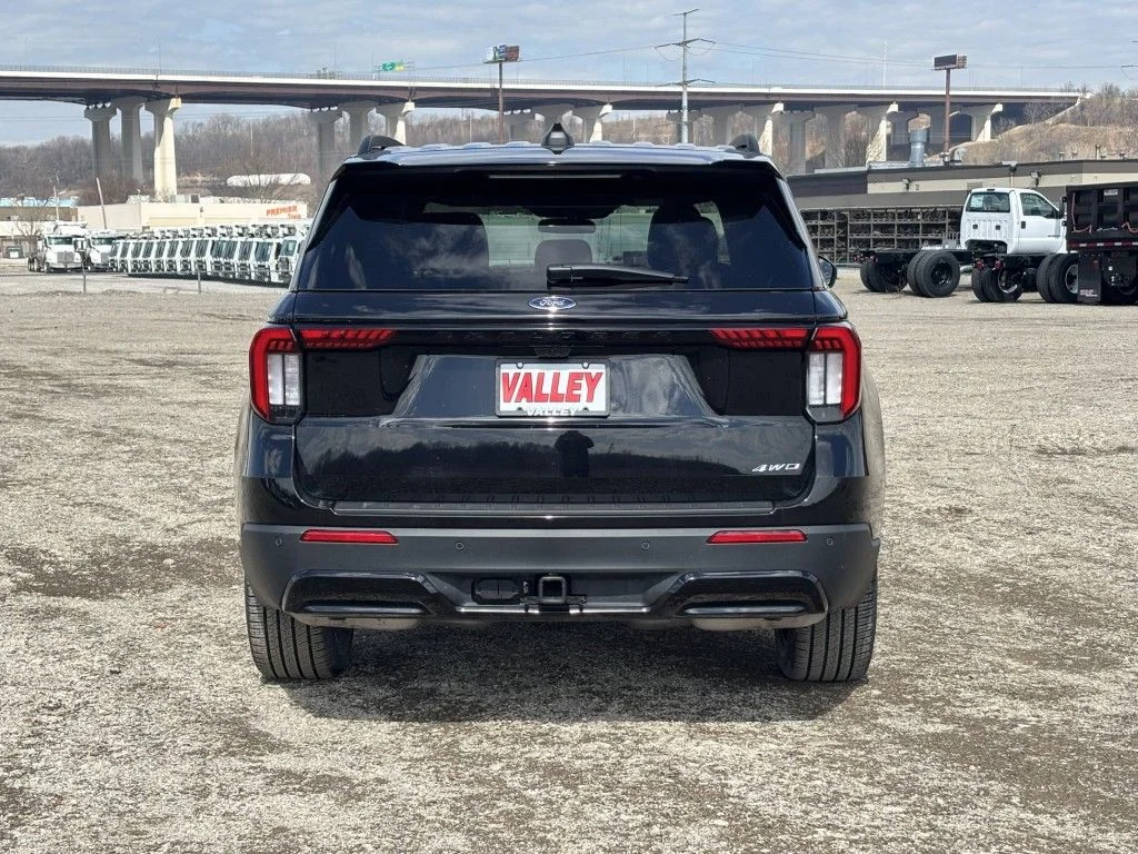 2026 Ford Explorer ST-Line - Photo 8