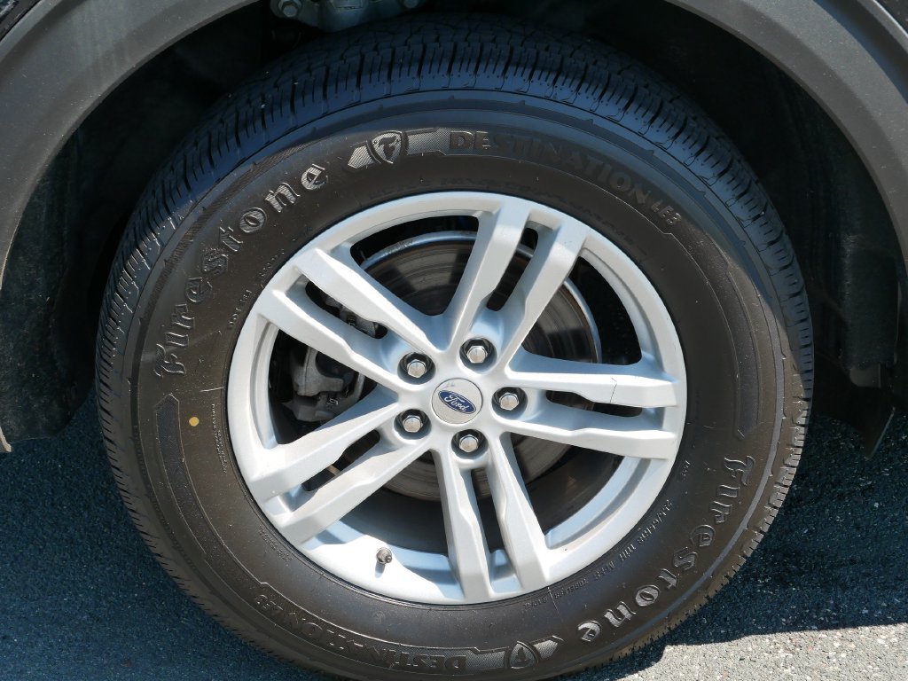 Used 2020 Black Ford XLT image 9
