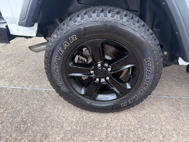 Used 2020 White Jeep Unlimited Sport Altitude image 9