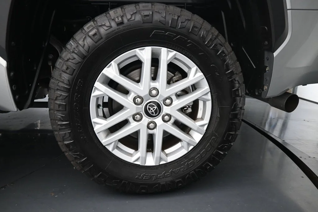 Used 2022 Silver Toyota SR5 image 14