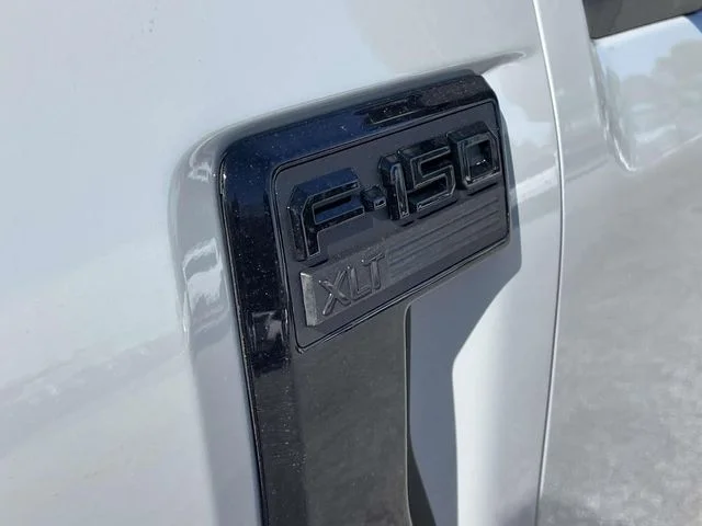New 2026 Avalanche Ford XLT image 7