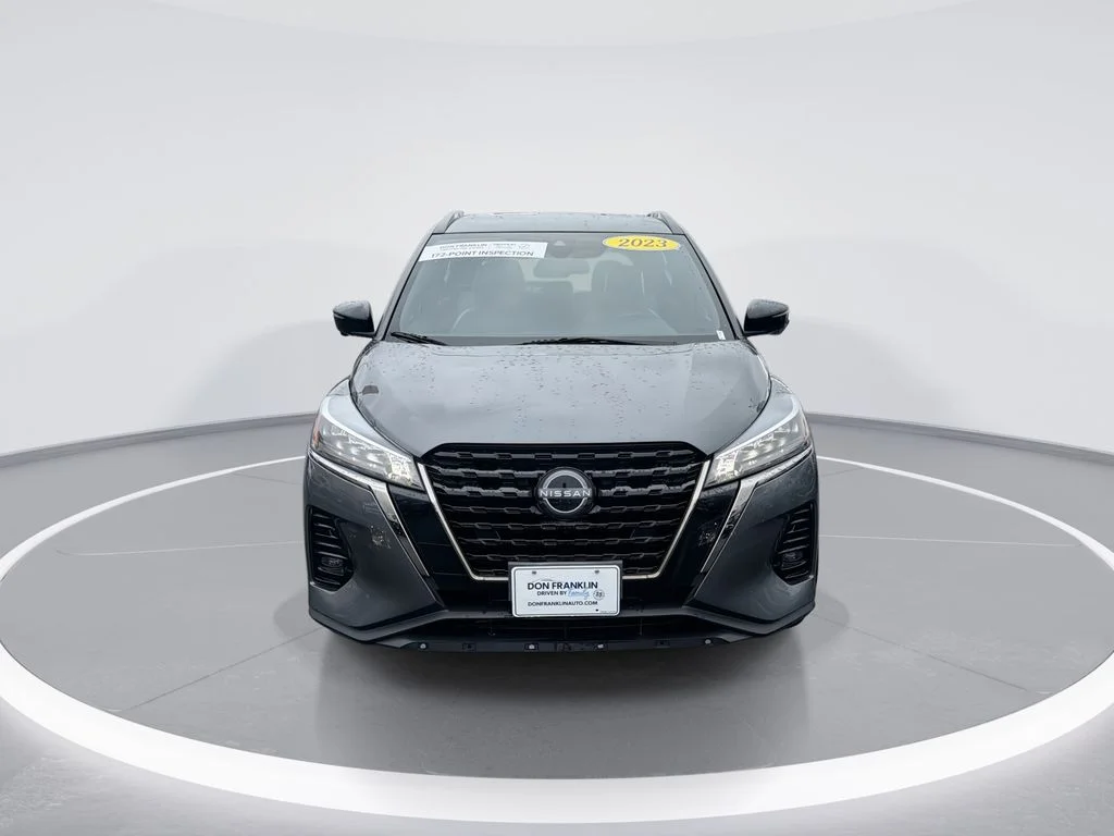 Used 2023 Gray Nissan SR image 3