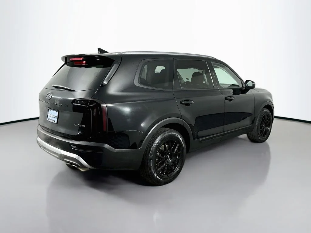 Used 2020 Ebony Black Kia EX image 8
