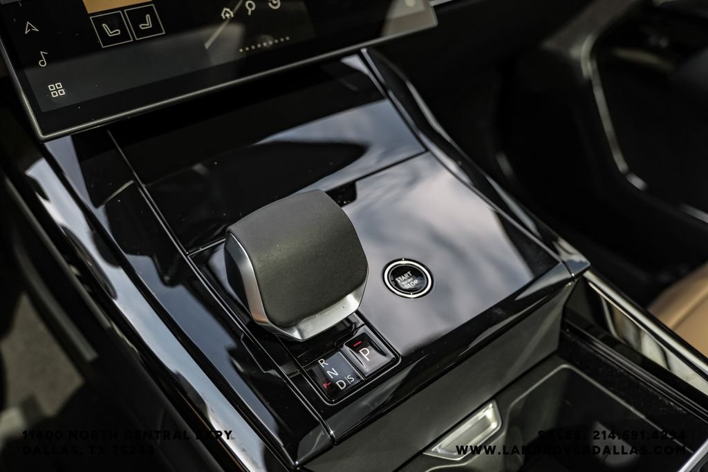 New 2026 Varesine Blue Metallic Land Rover Dynamic SE image 25