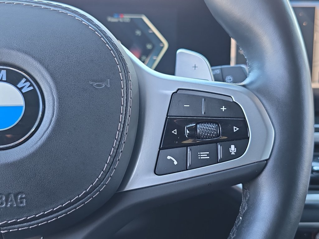Used 2025 Black BMW sDrive40i image 21