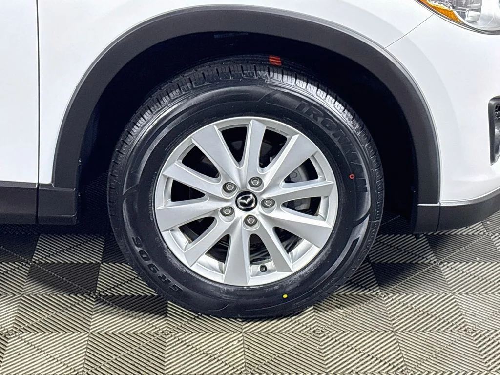 Used 2013 White Mazda Touring image 23