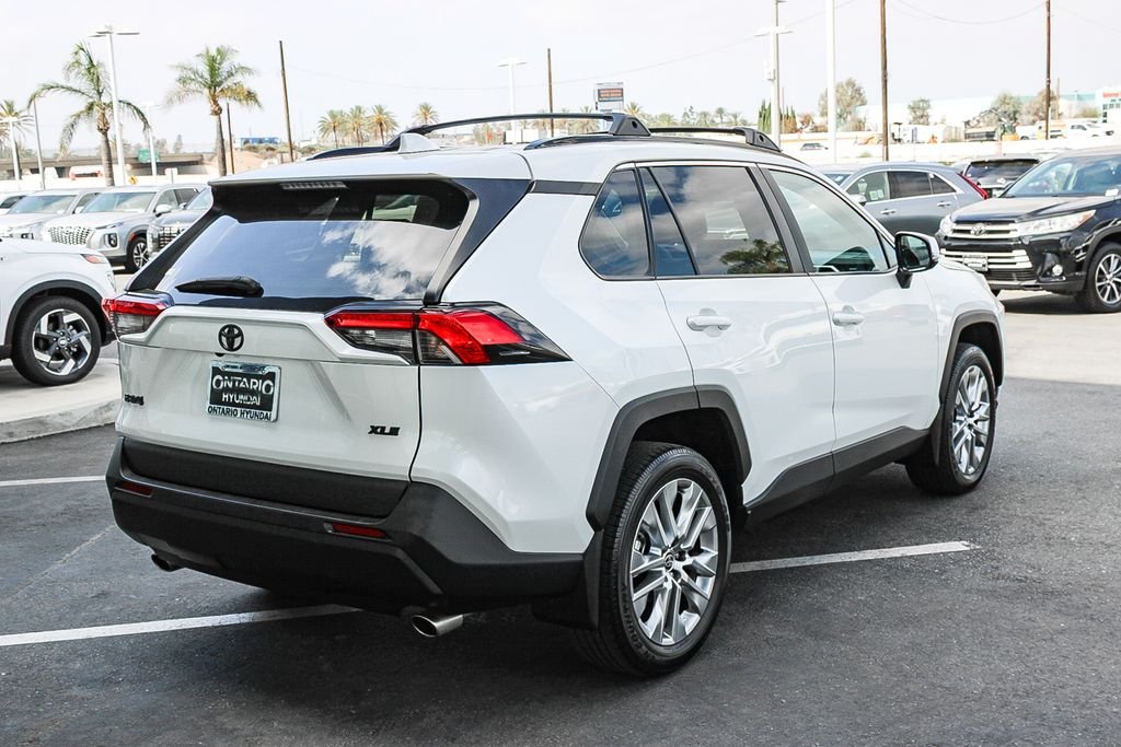 Used 2023 Beige Toyota XLE Premium image 8
