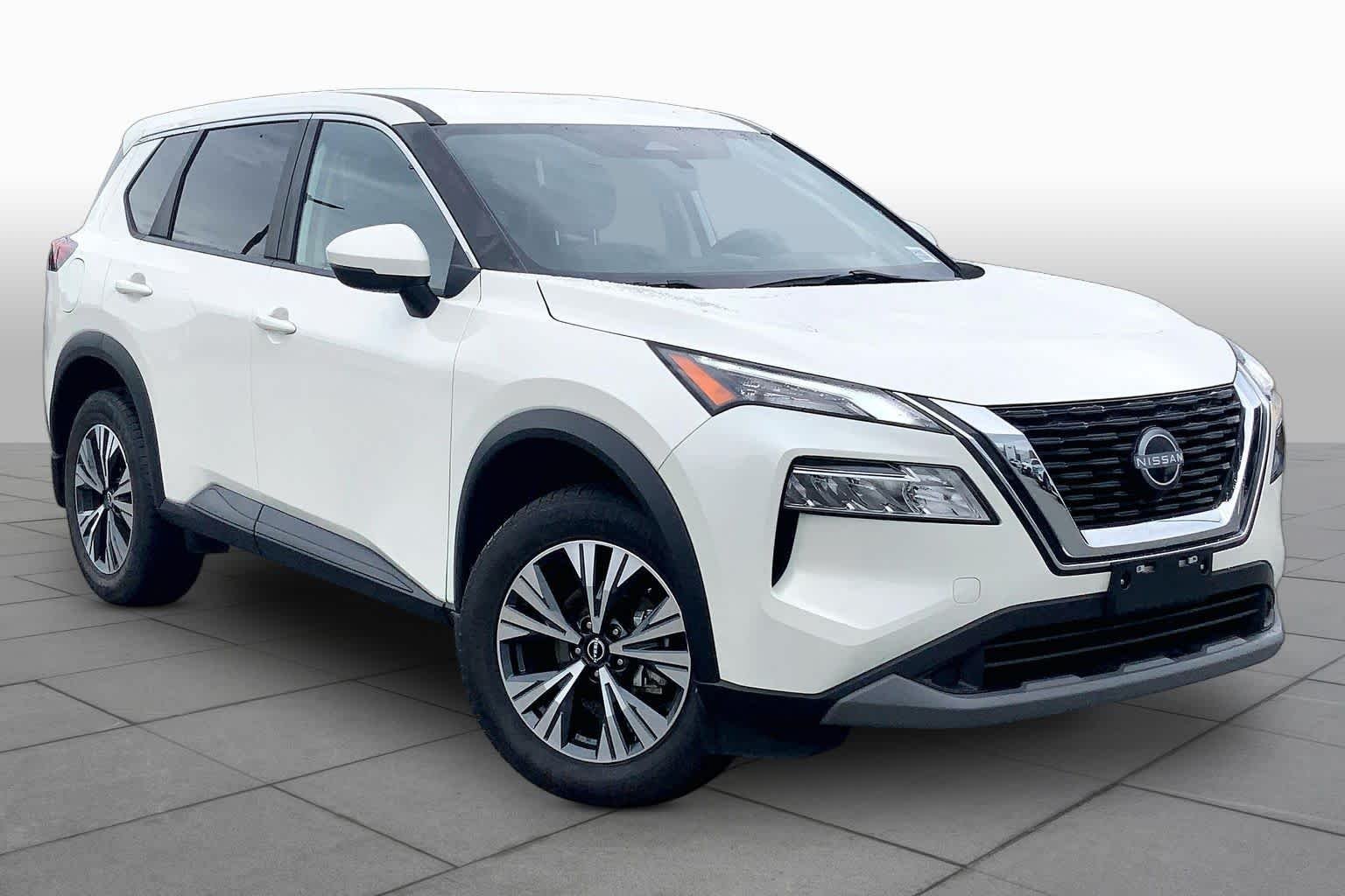 Used 2023 Pearl White Tricoat Nissan SV image 3
