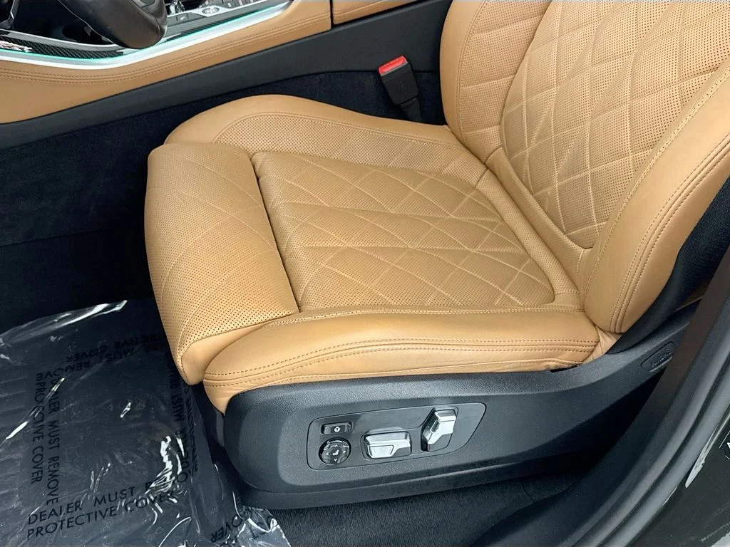 Used 2024 Green BMW M60i image 19