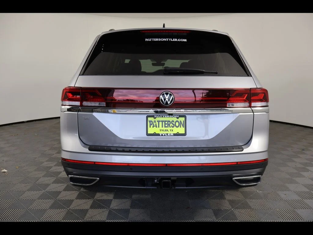 New 2026 Silver Volkswagen 2.0T SE w/Technology image 5